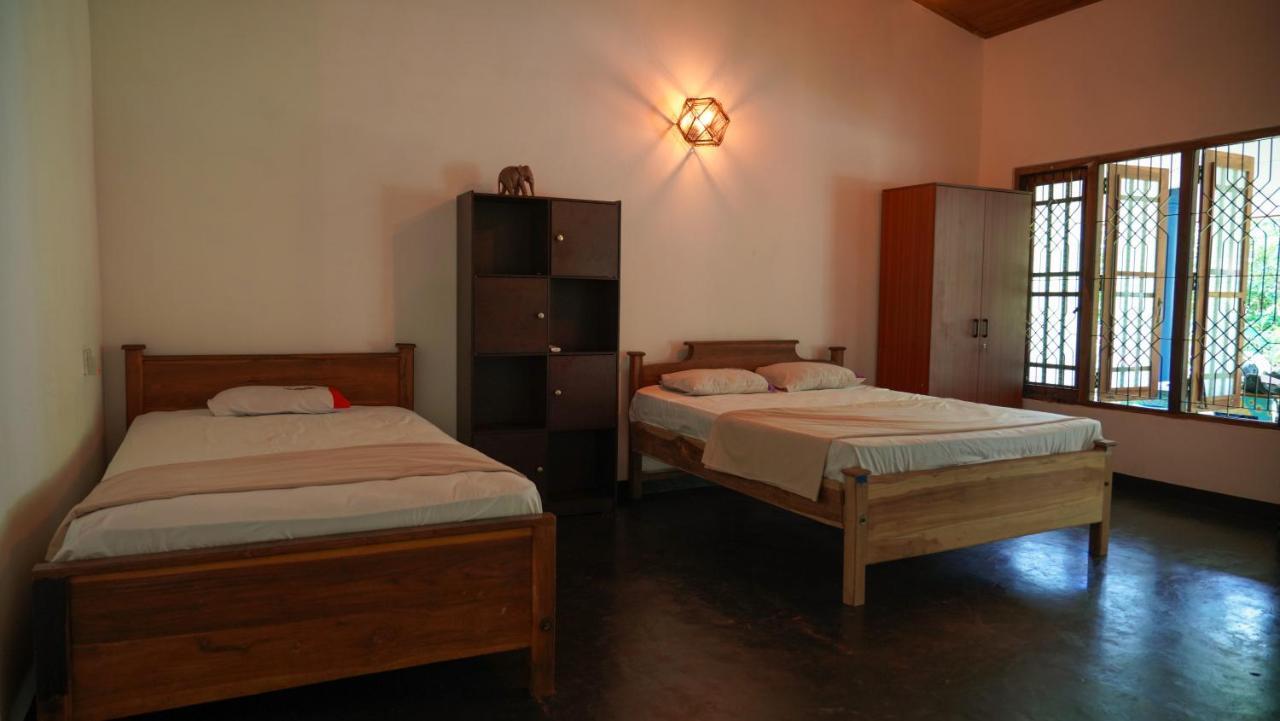 Jayanti'S Hotel Szigirija Kültér fotó
