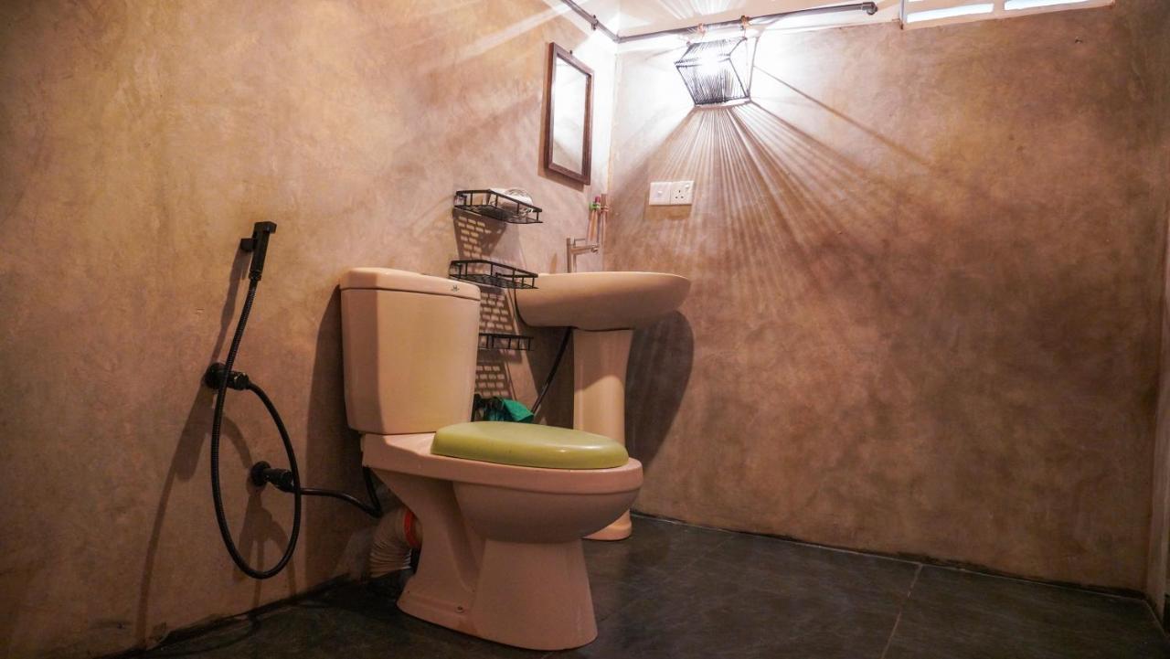 Jayanti'S Hotel Szigirija Kültér fotó